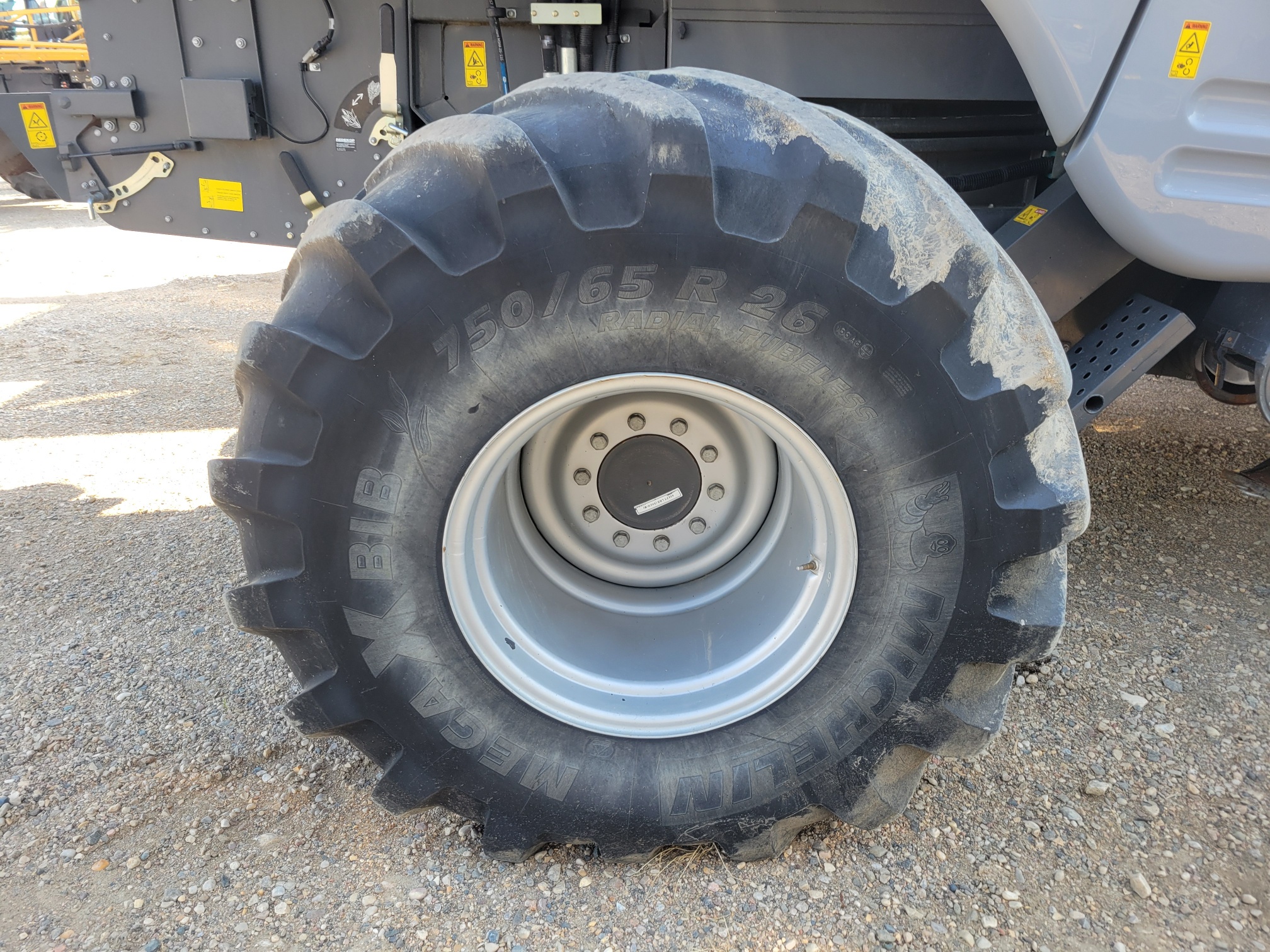 2014 Massey Ferguson 9560 Combine