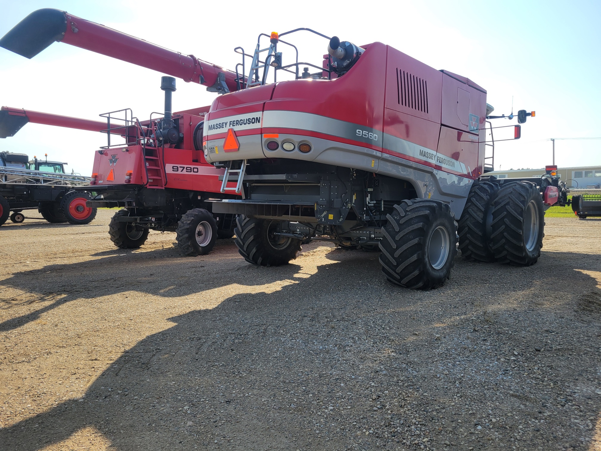 2014 Massey Ferguson 9560 Combine