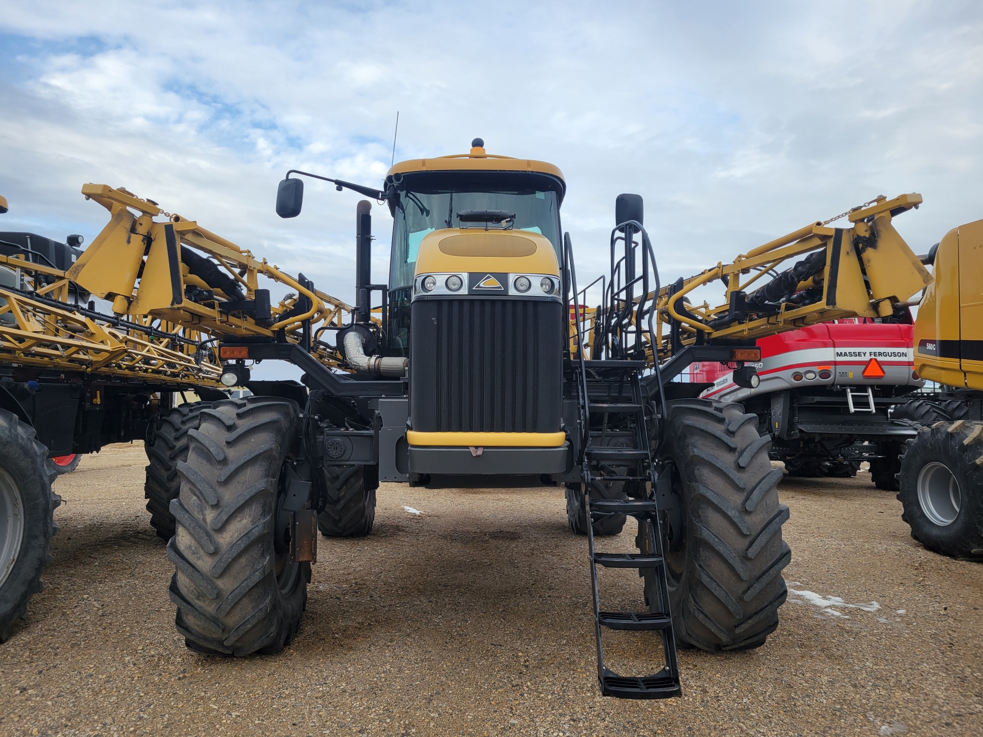 2012 RoGator RG900 Sprayer/High Clearance