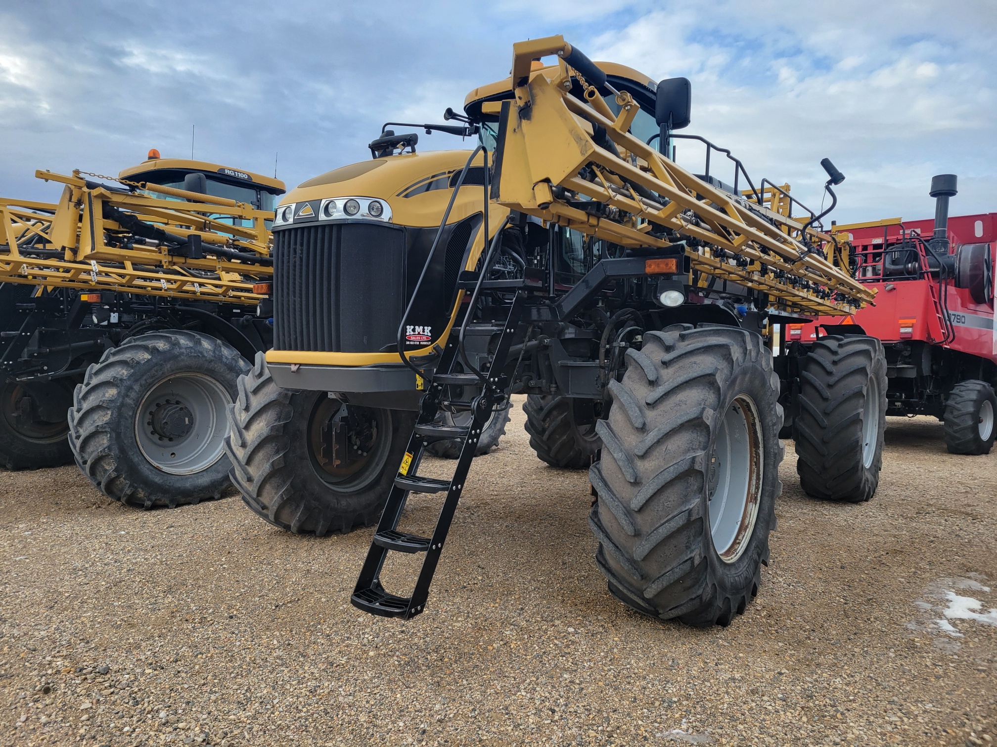 2012 RoGator RG900 Sprayer/High Clearance