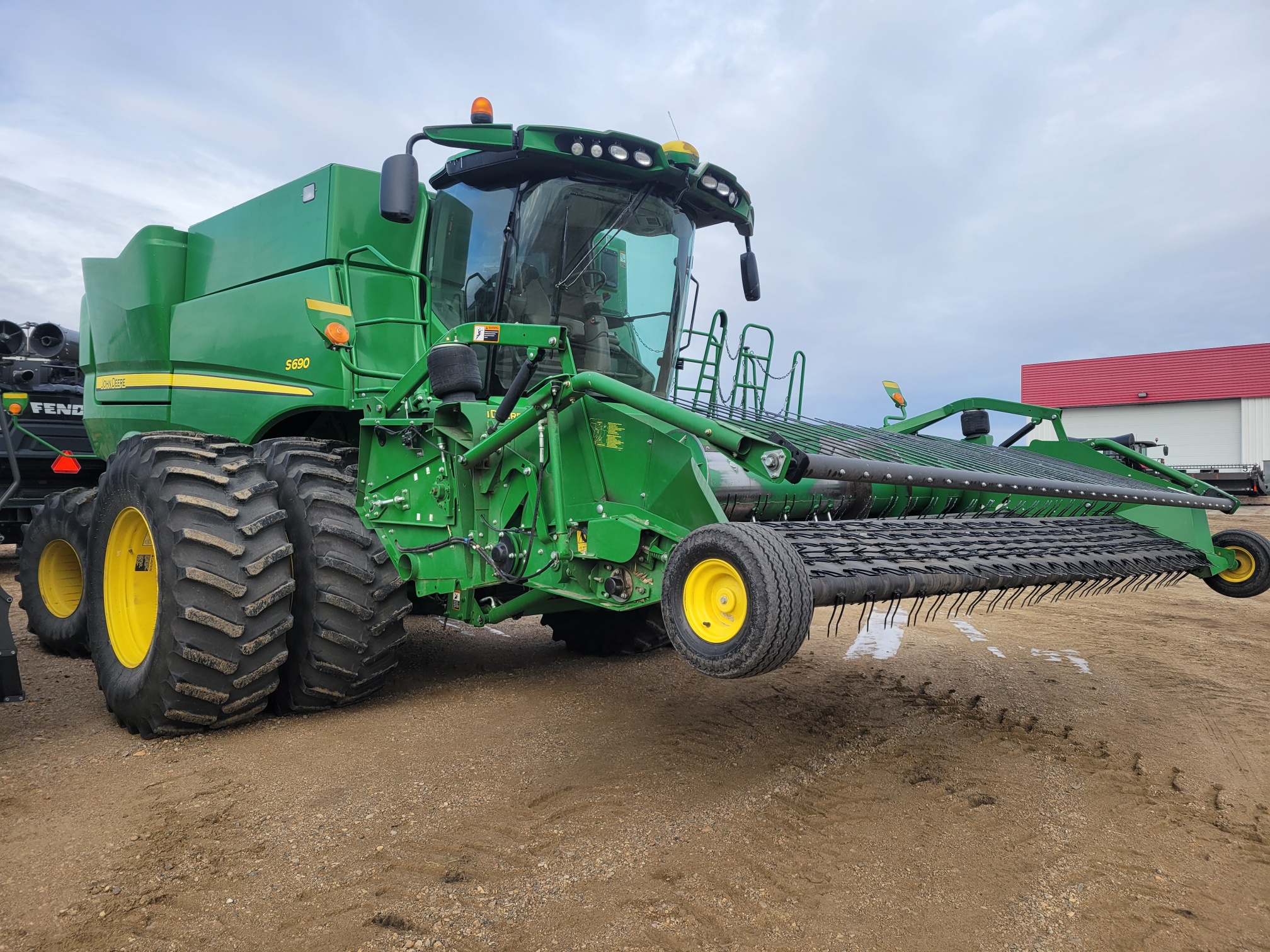 2017 John Deere S690 Combine
