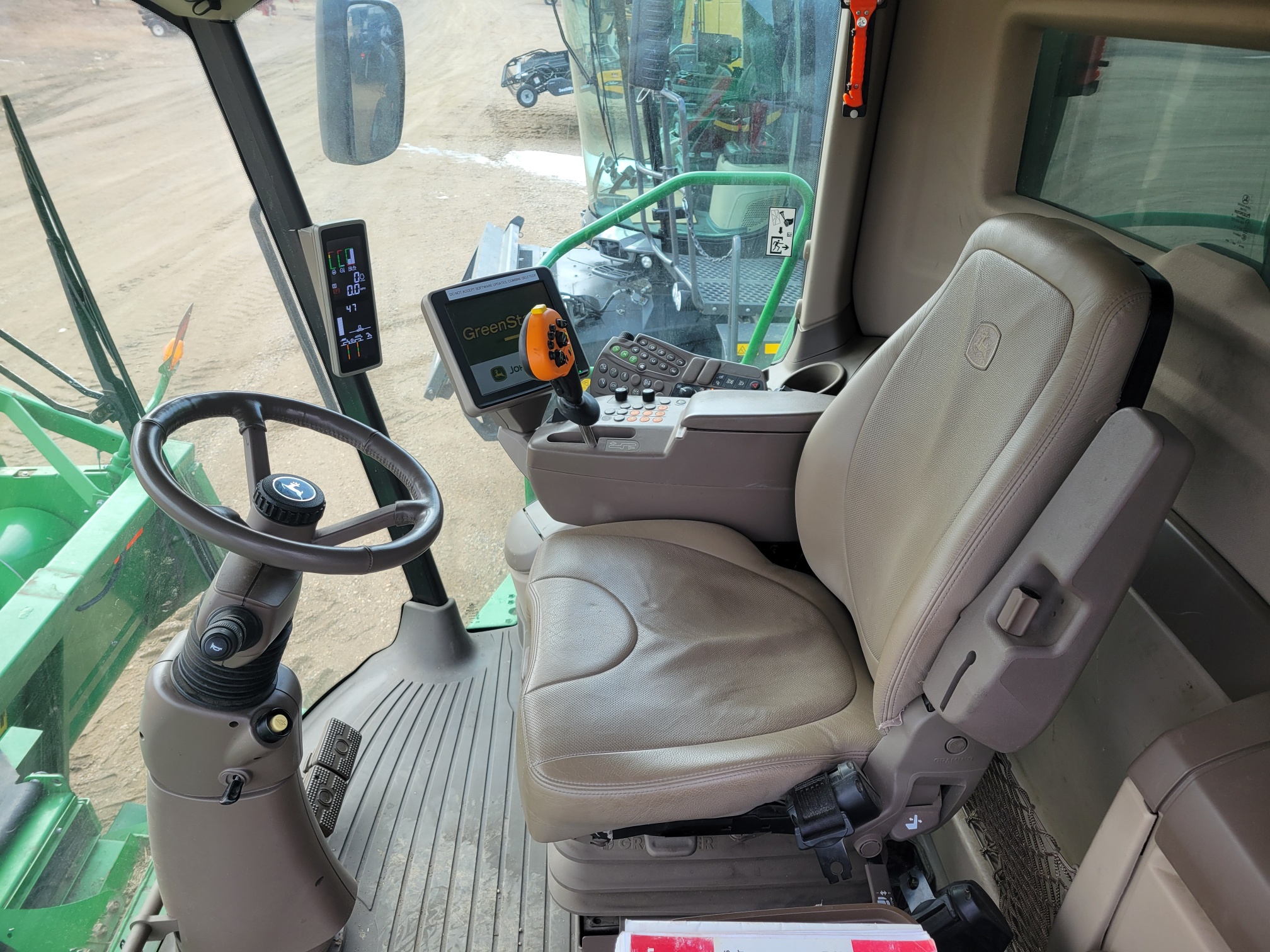 2017 John Deere S690 Combine