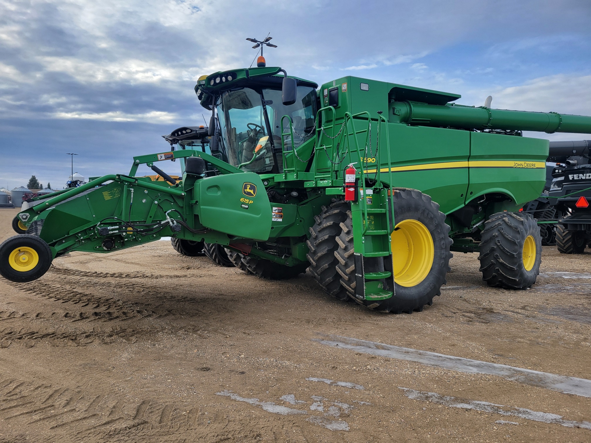 2017 John Deere S690 Combine