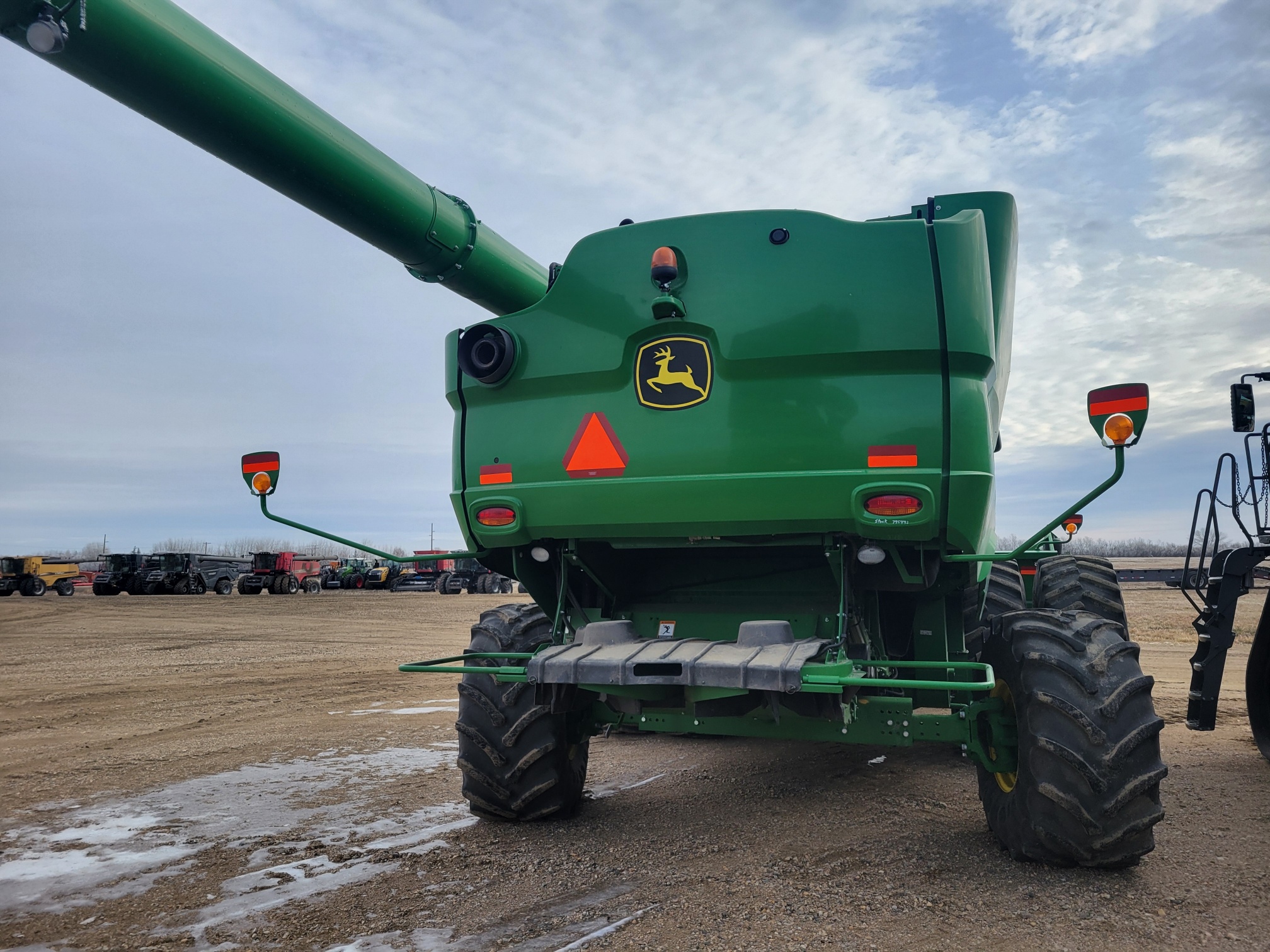 2017 John Deere S690 Combine
