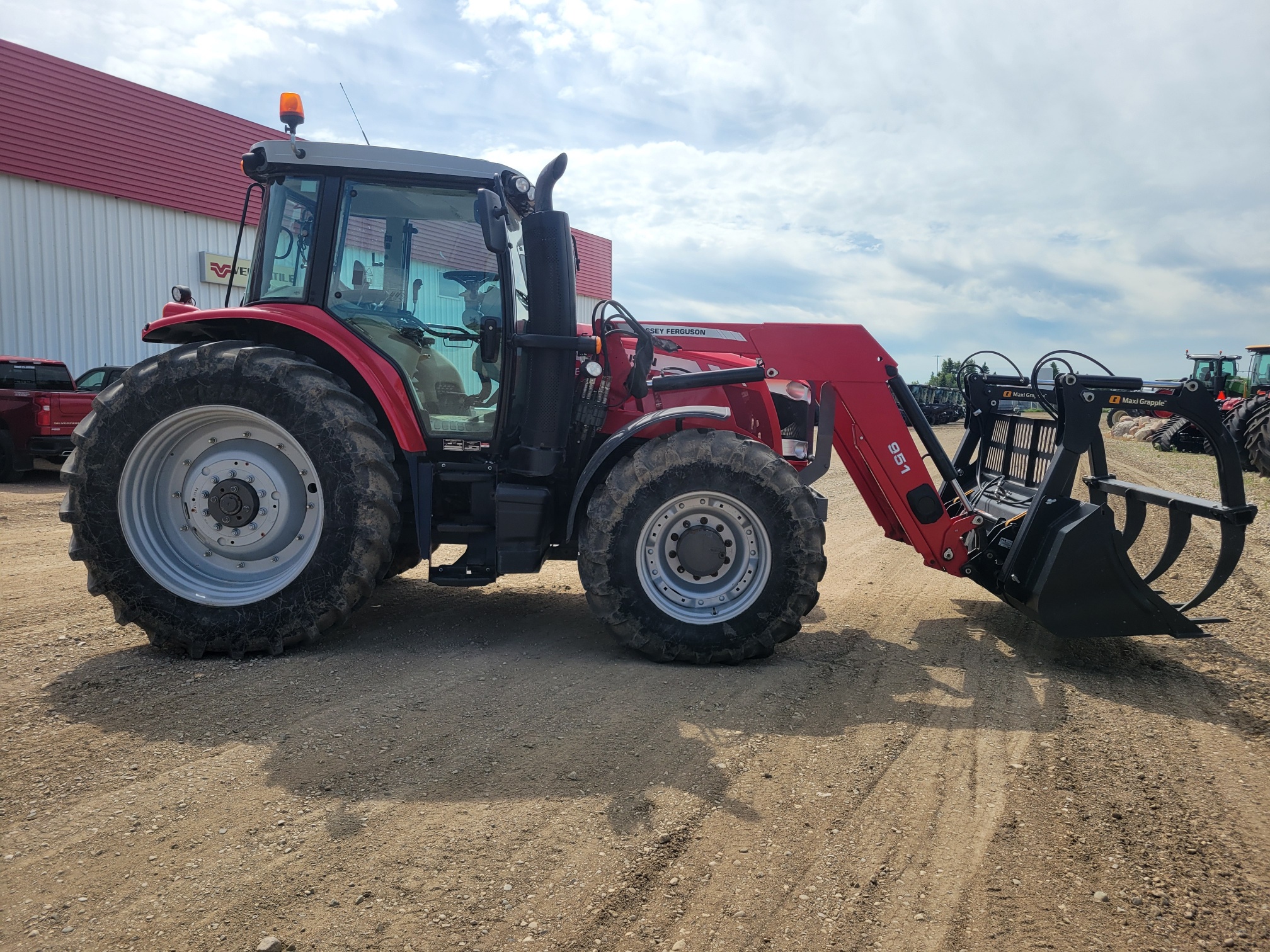 2015 Massey Ferguson 6616 Classic Tractor