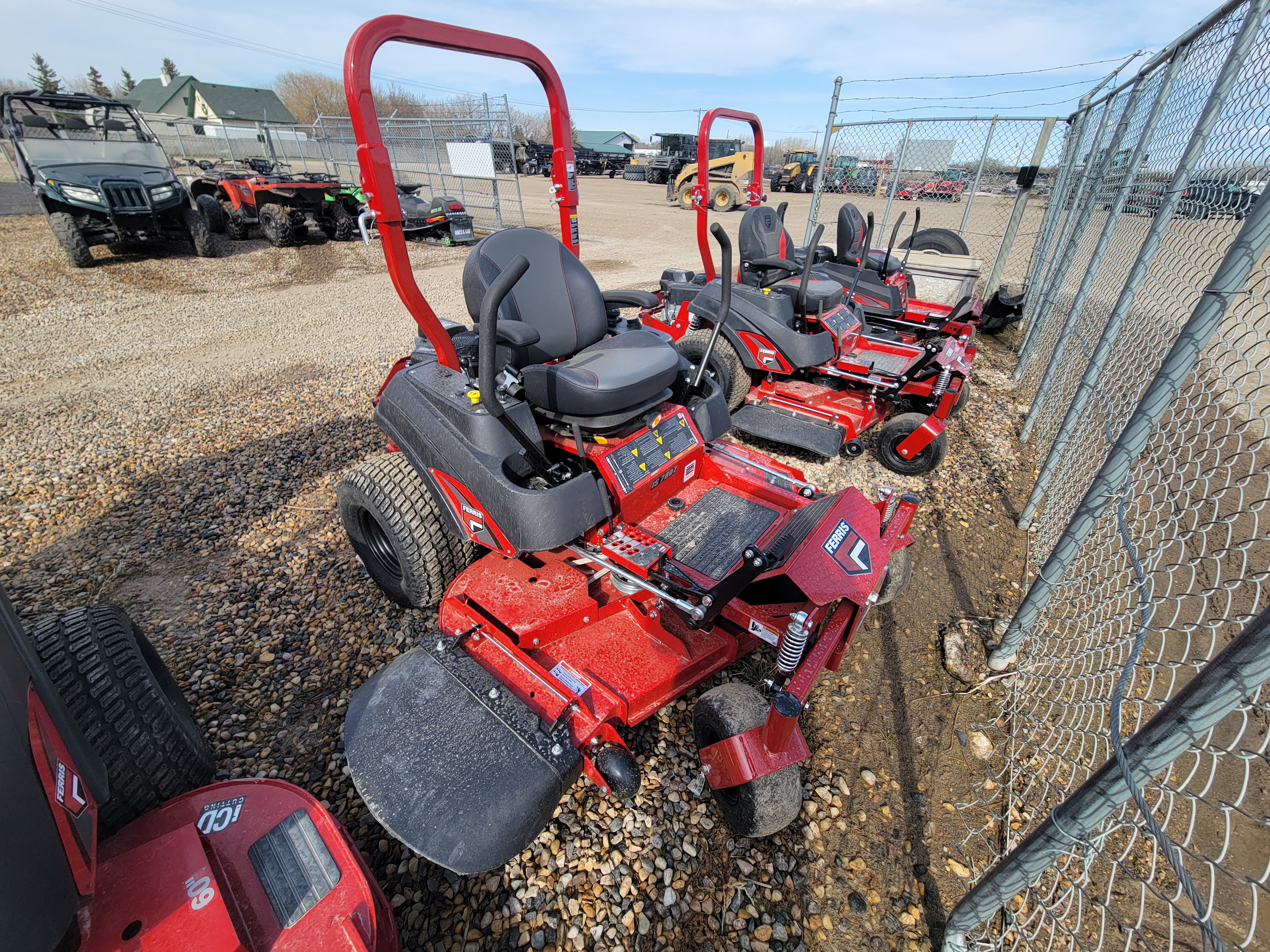 2025 Ferris IS700Z27 B61 Mower/Zero Turn