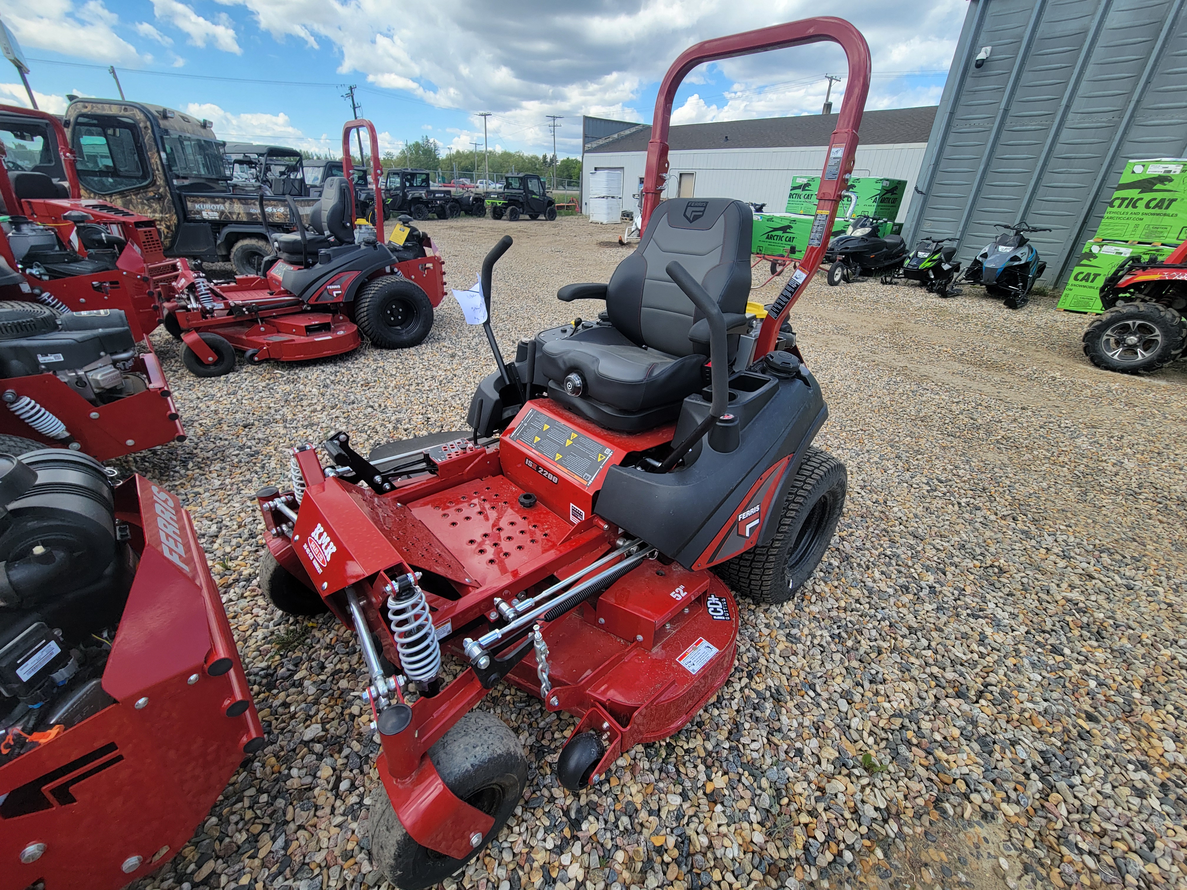 2025 Ferris ISX2200 28 Mower/Zero Turn