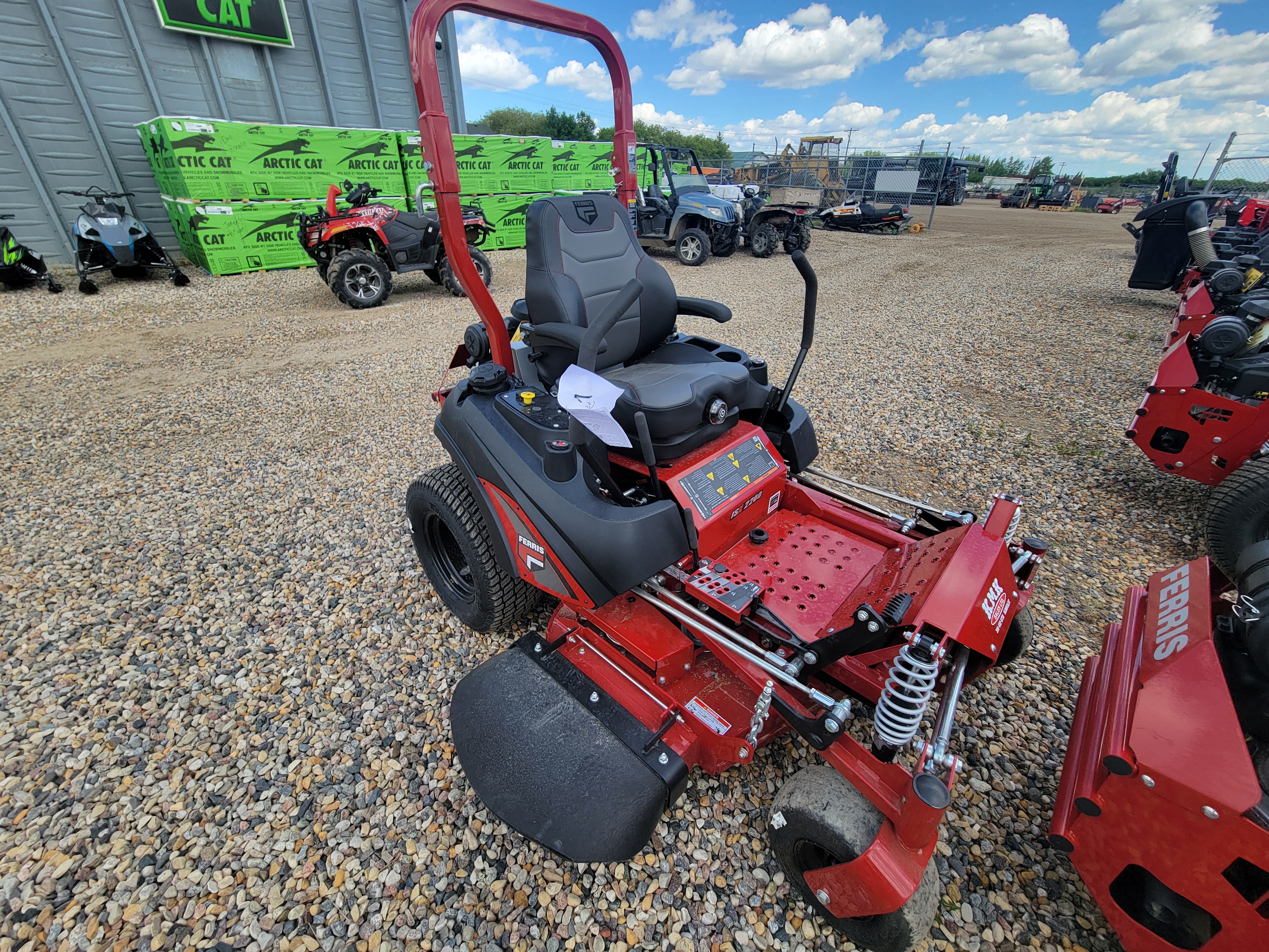 2025 Ferris ISX2200 28 Mower/Zero Turn