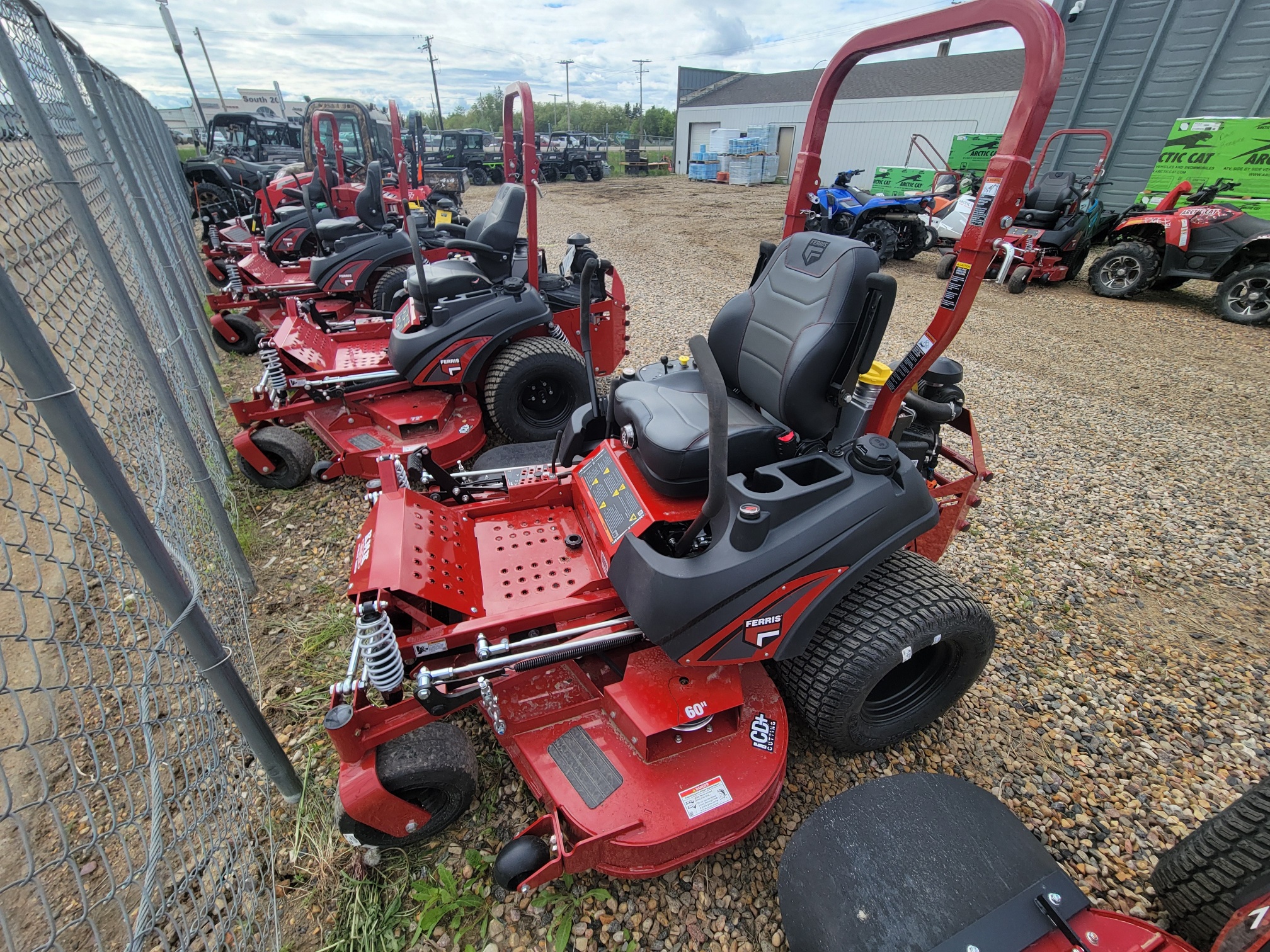 2025 Ferris ISX2200 28 Mower/Zero Turn
