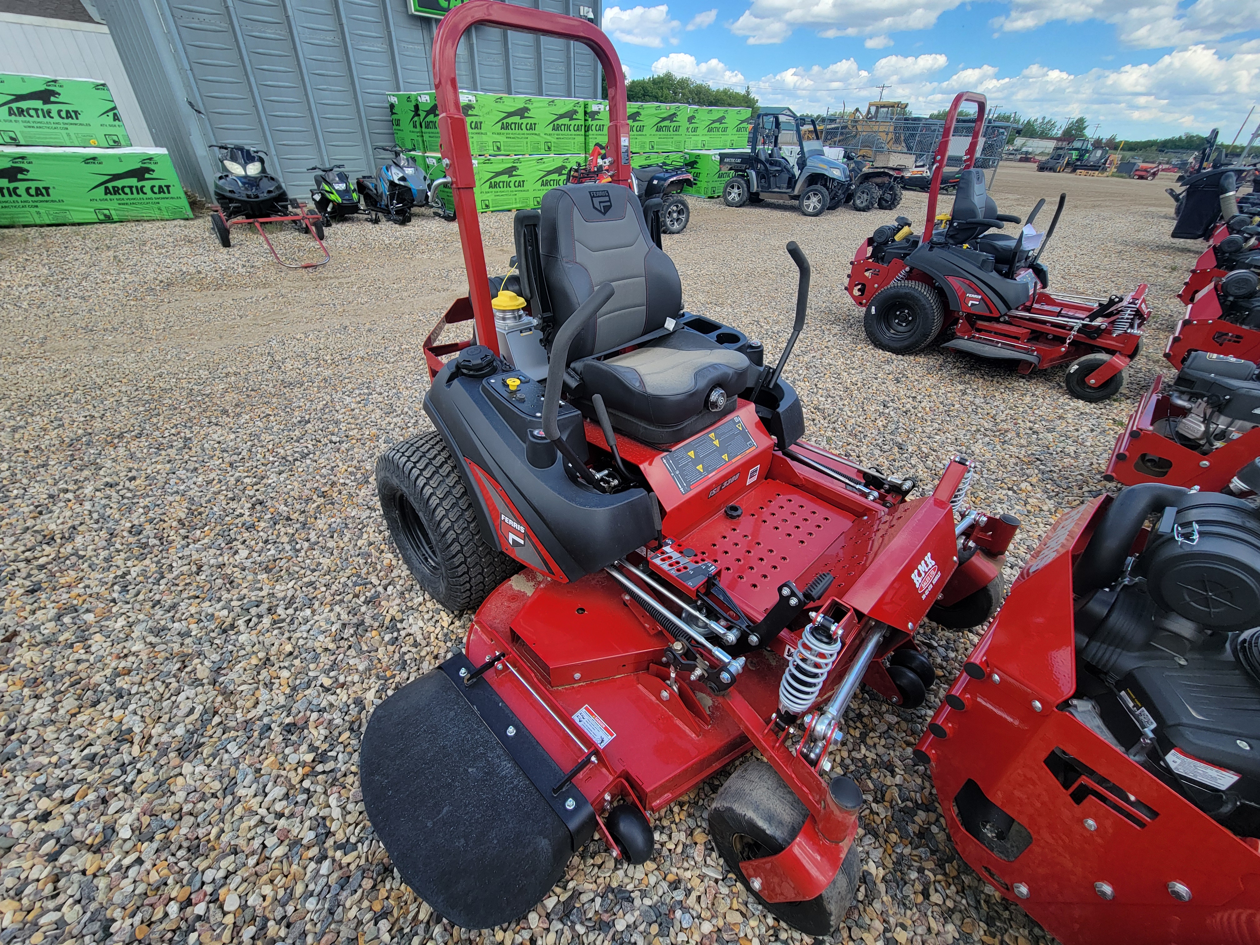 2025 Ferris ISX3300 40 Mower/Zero Turn