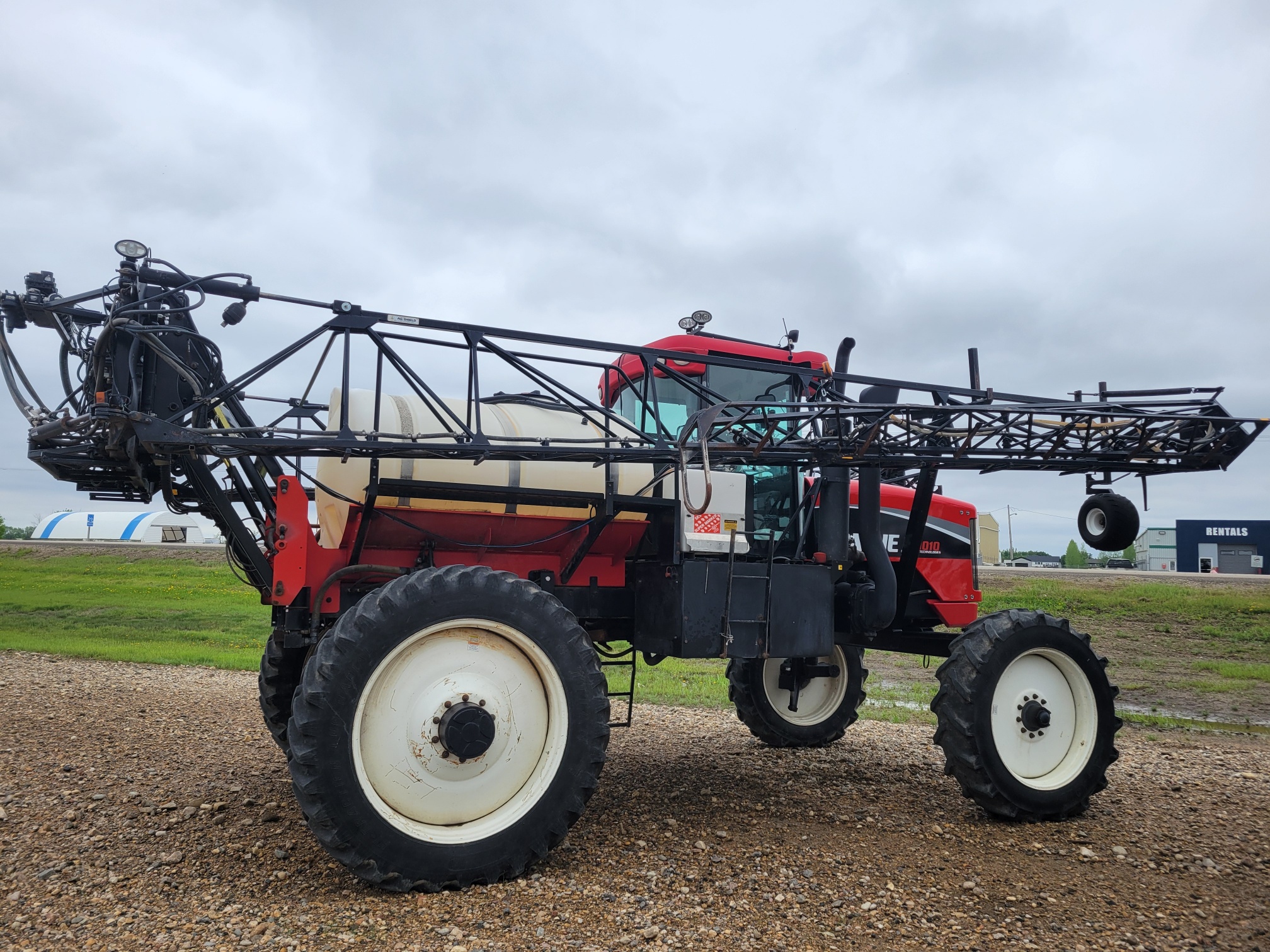 2009 Apache AS1010 Sprayer/High Clearance