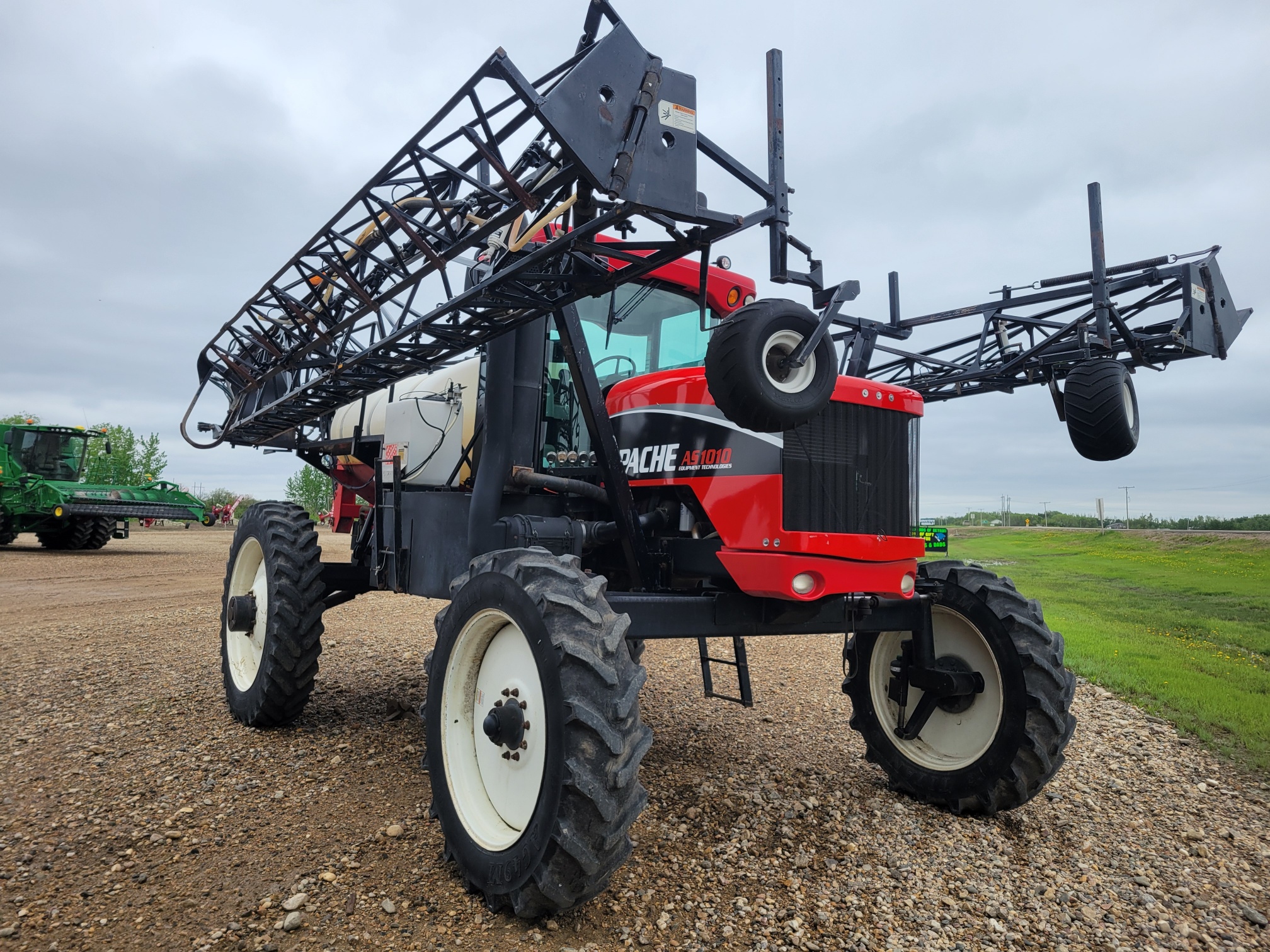 2009 Apache AS1010 Sprayer/High Clearance
