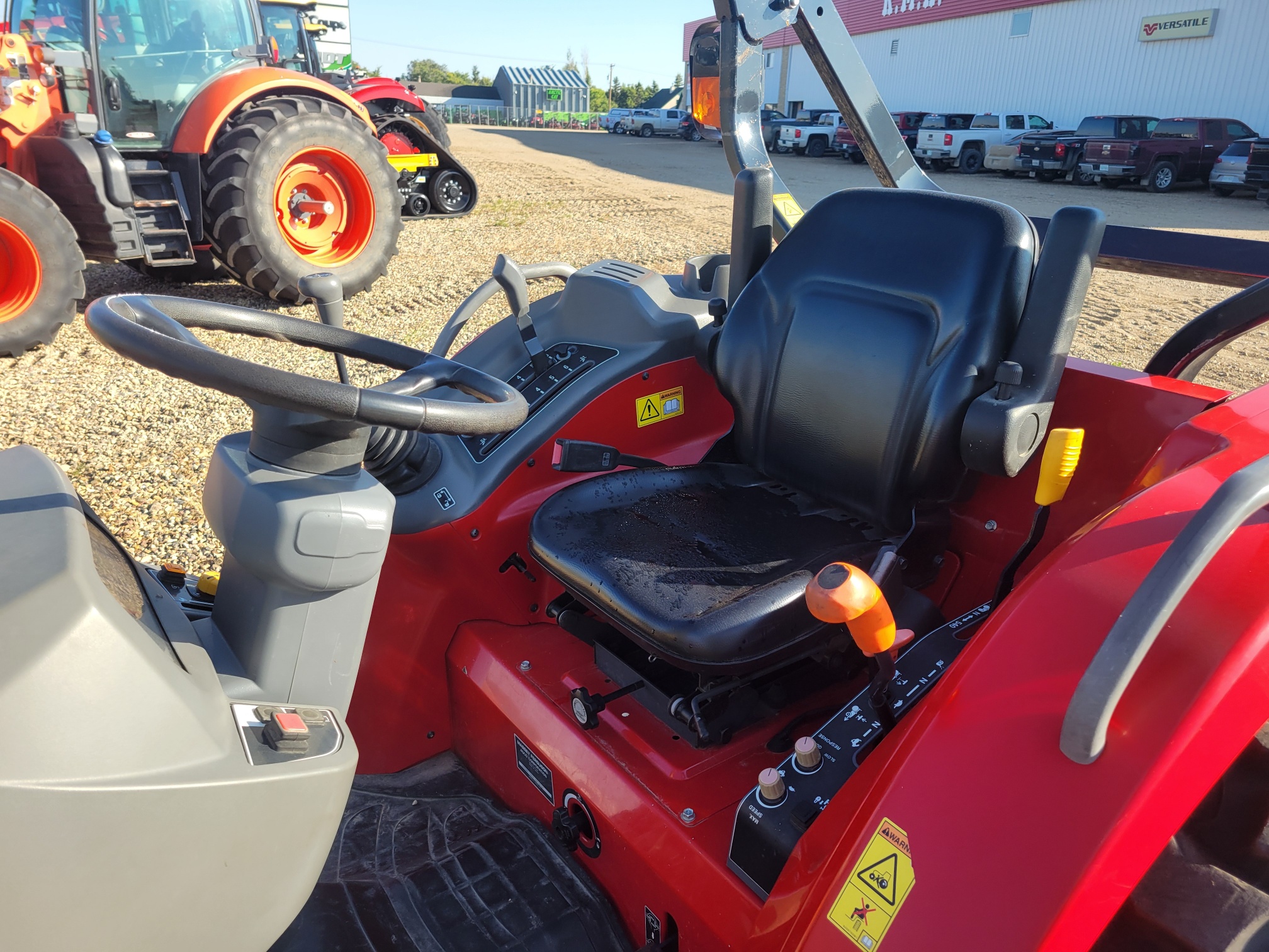 2014 Massey Ferguson 1736 Tractor