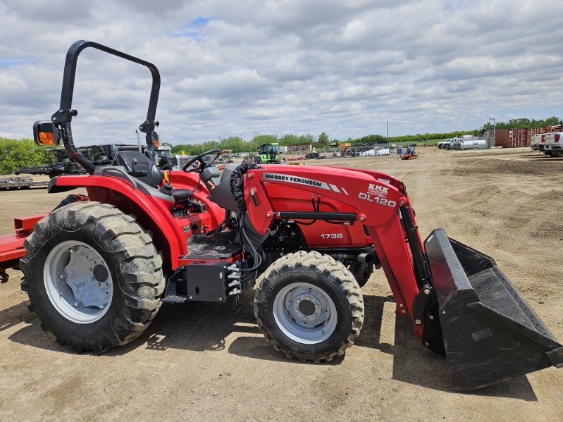 2014 Massey Ferguson 1736 Tractor