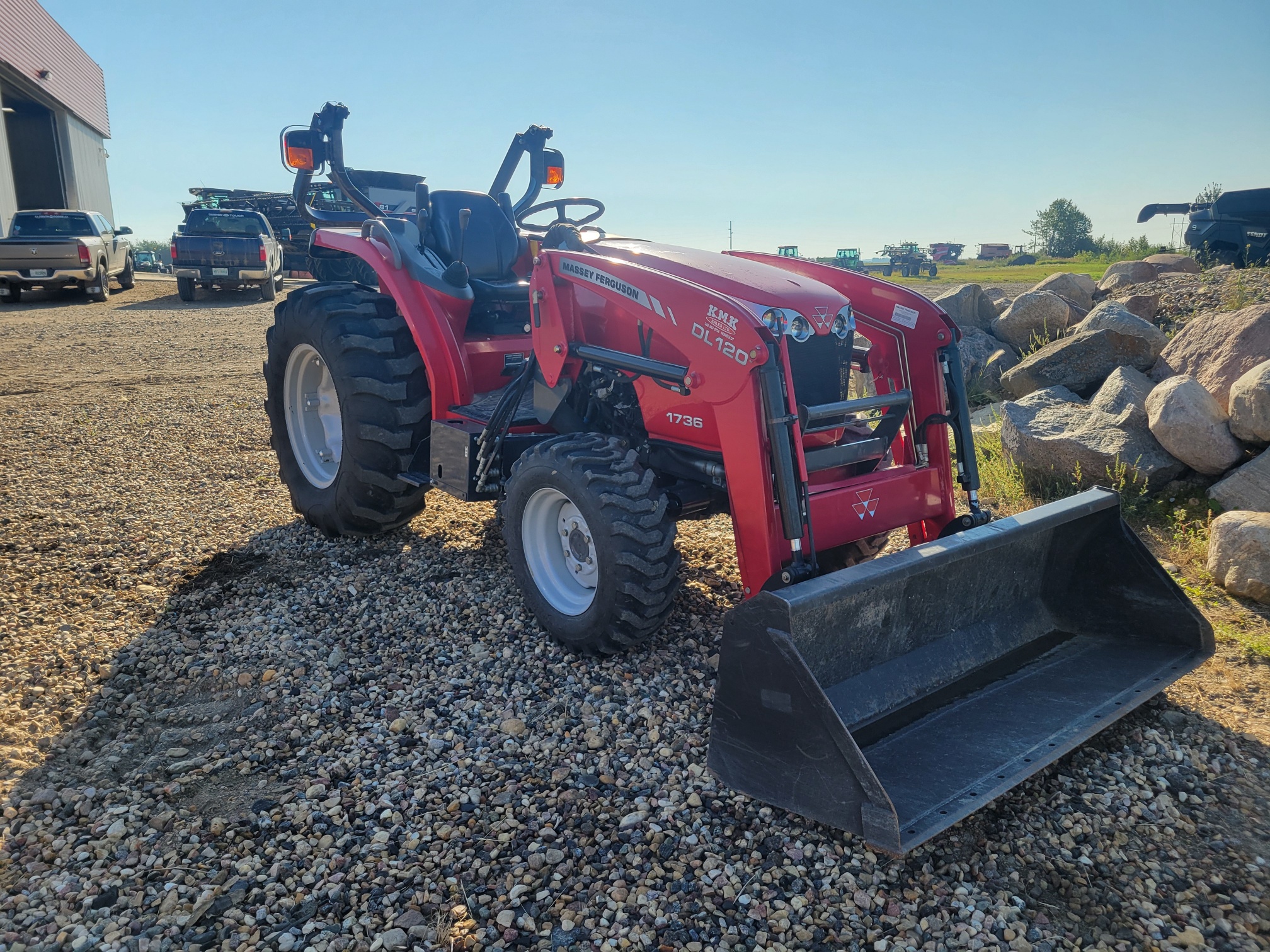 2014 Massey Ferguson 1736 Tractor