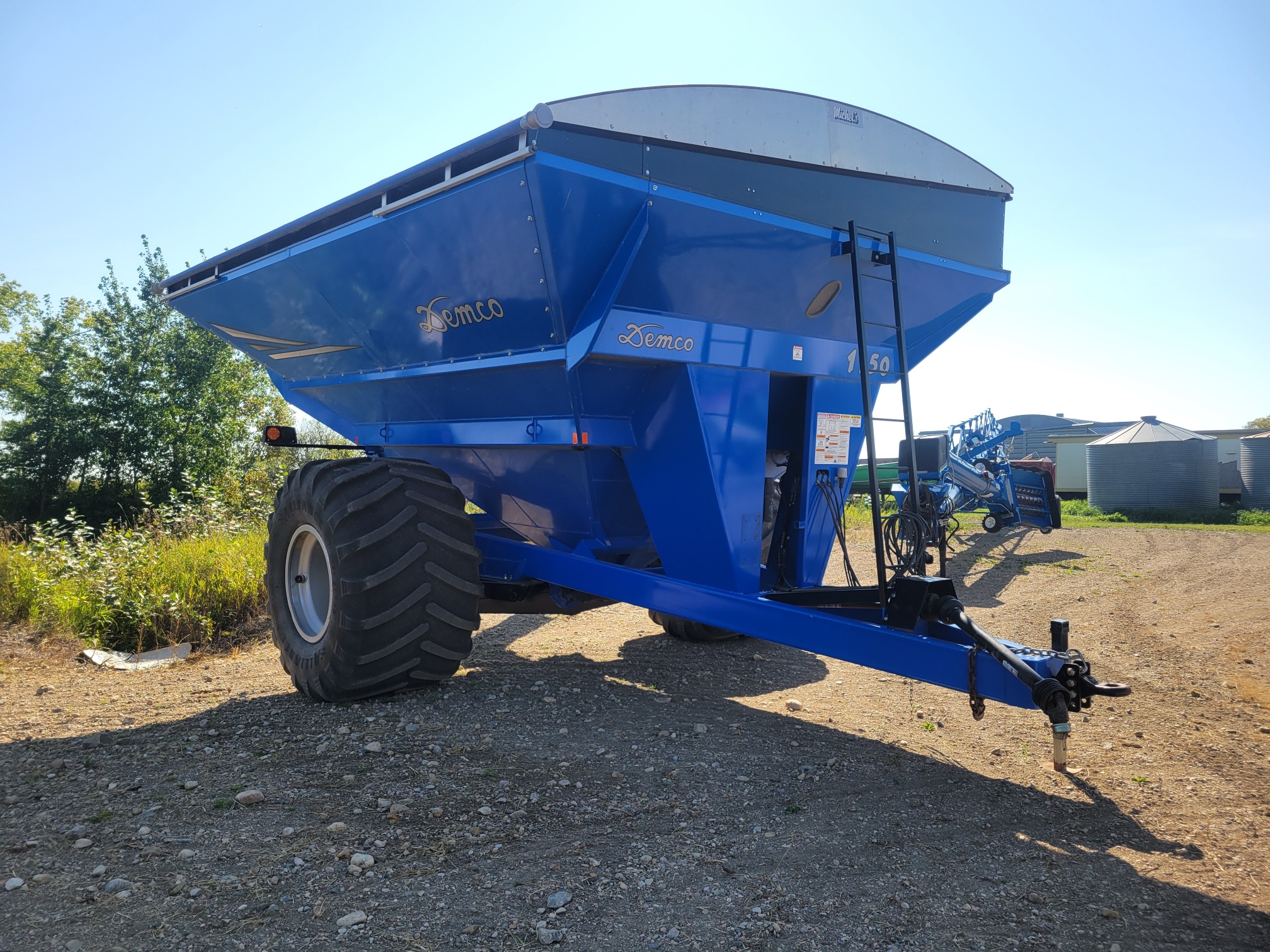 2018 Demco 1150 Grain Cart
