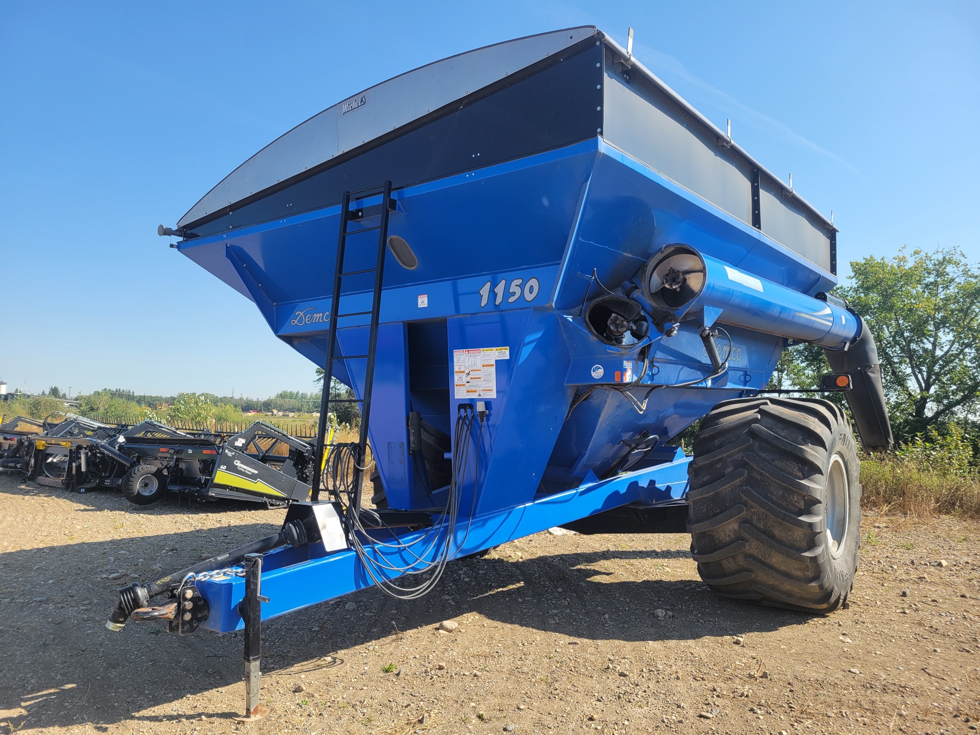 2018 Demco 1150 Grain Cart
