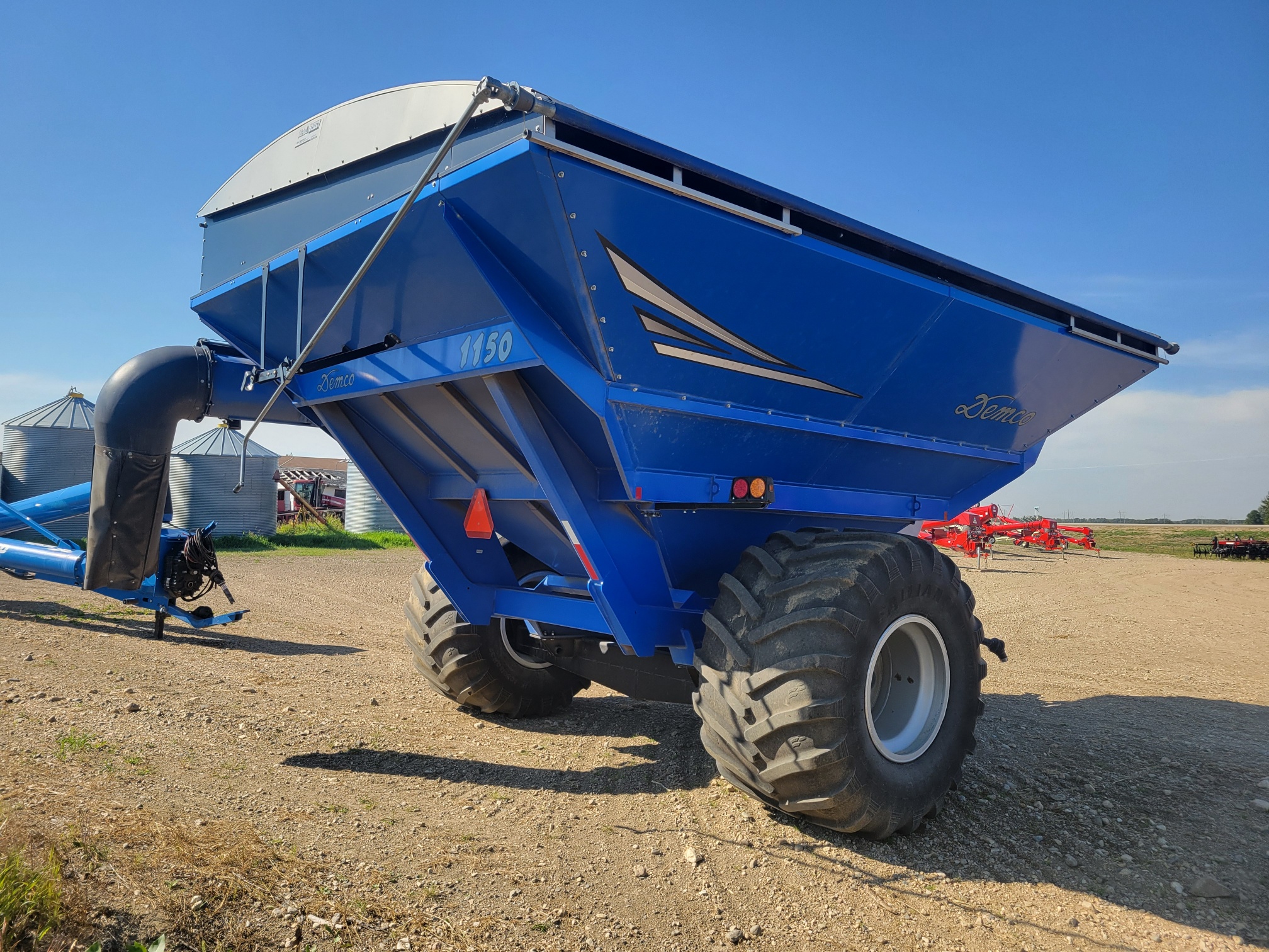 2018 Demco 1150 Grain Cart