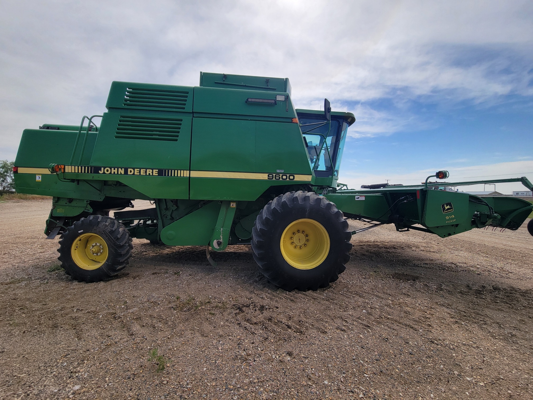 1994 John Deere 9600 Combine