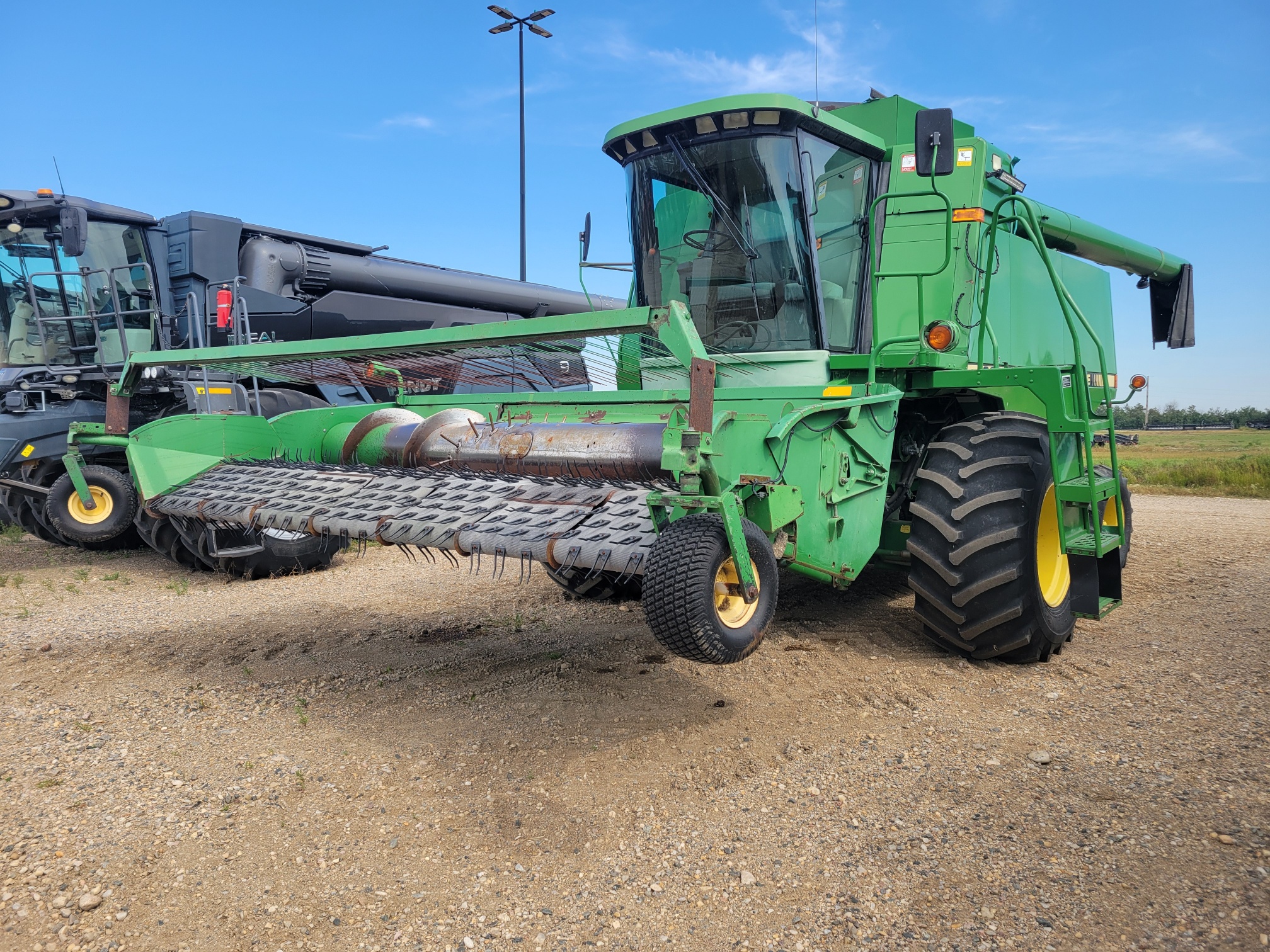 1994 John Deere 9600 Combine