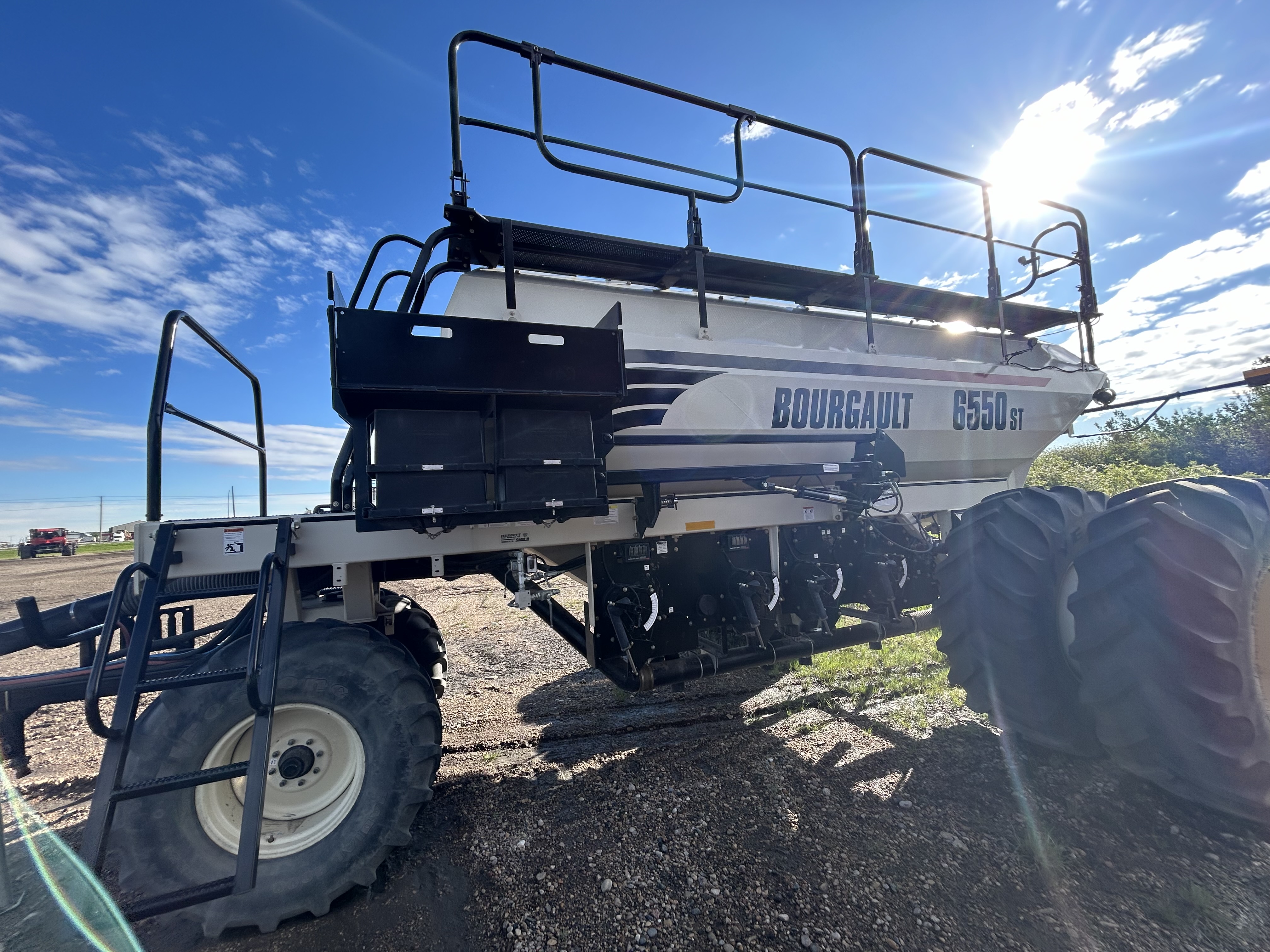 2014 Bourgault 3320 Air Drill