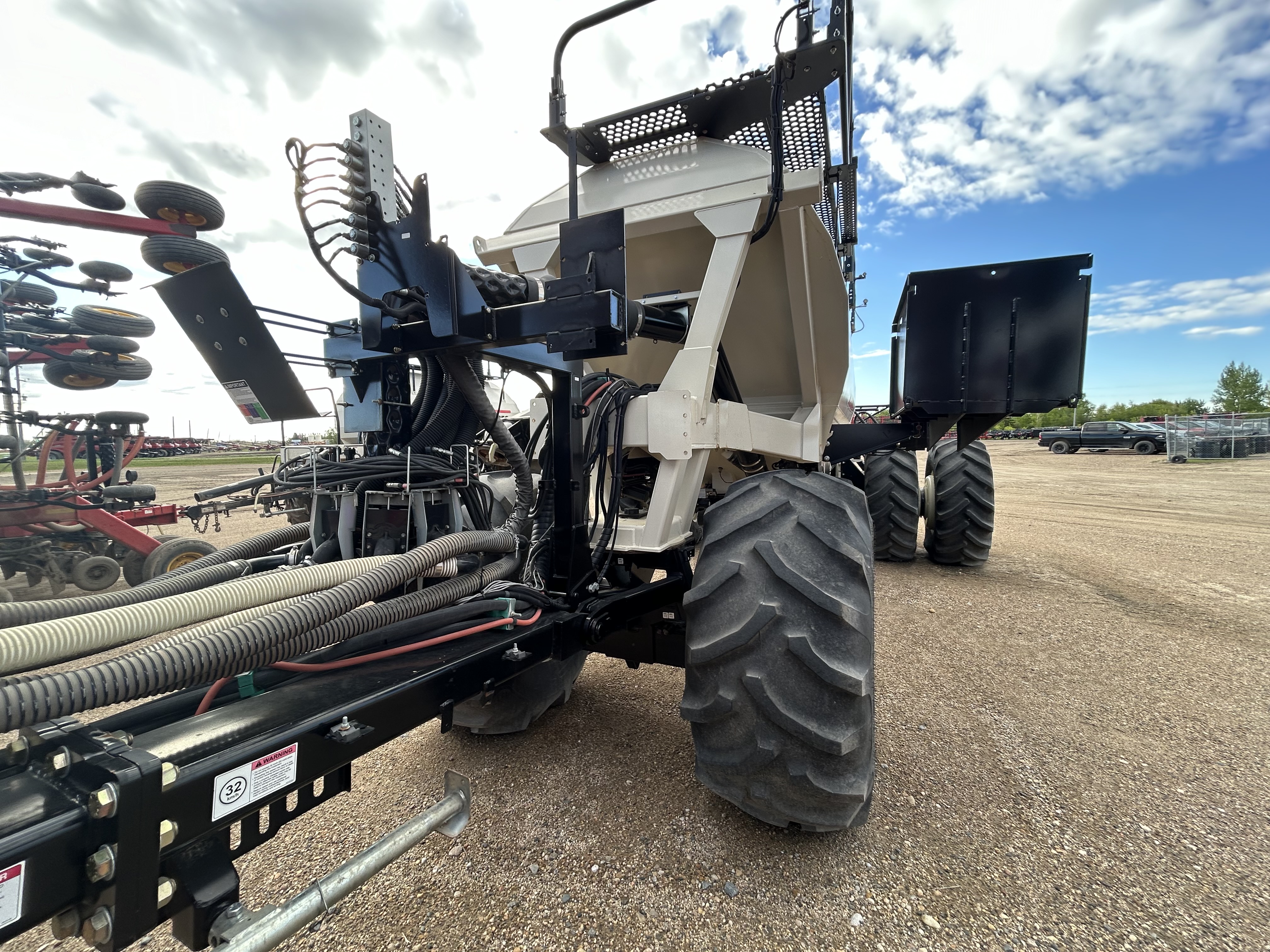 2020 Bourgault 5810 Air Drill