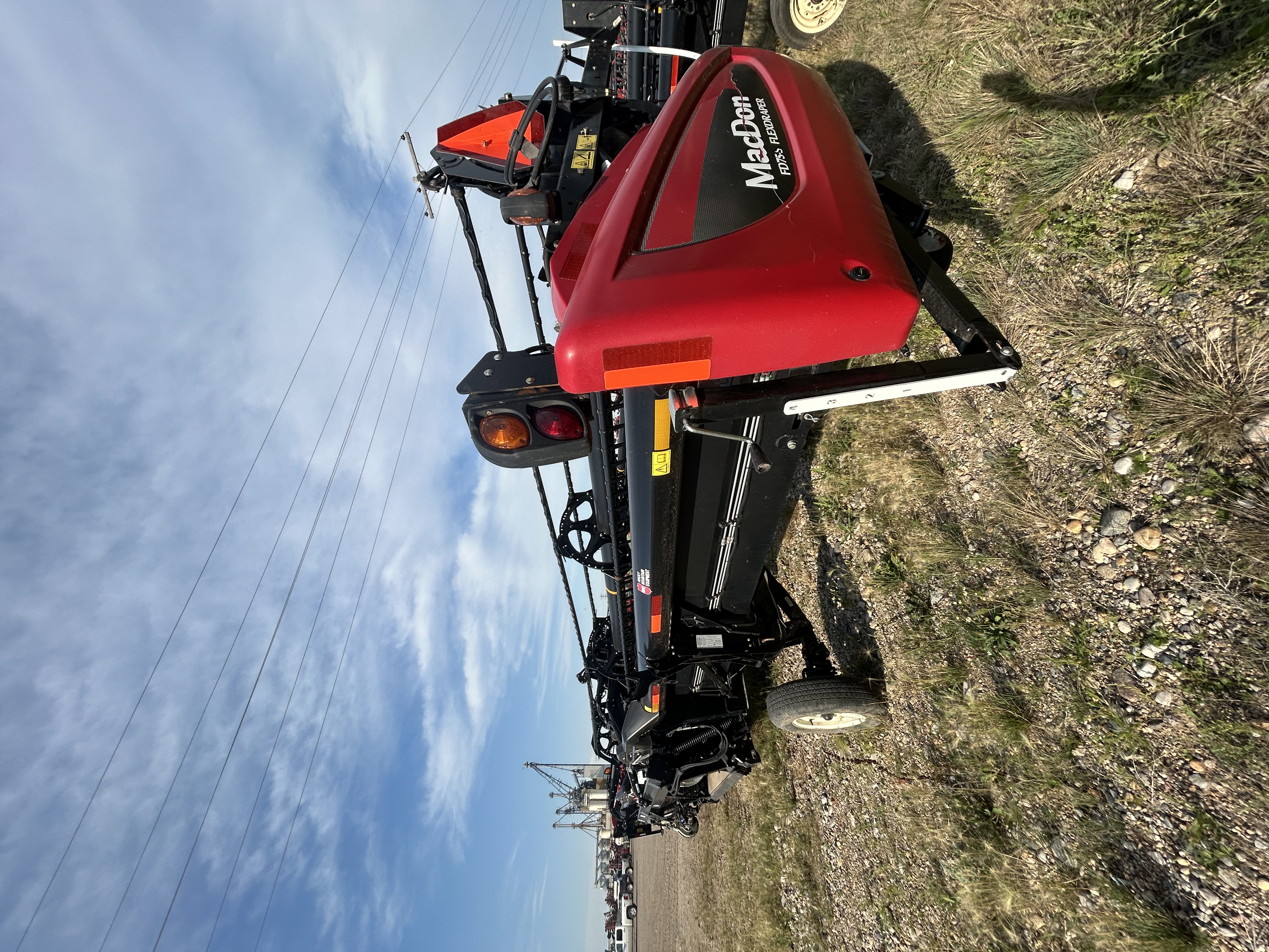 2016 MacDon FD75-40 Header Combine