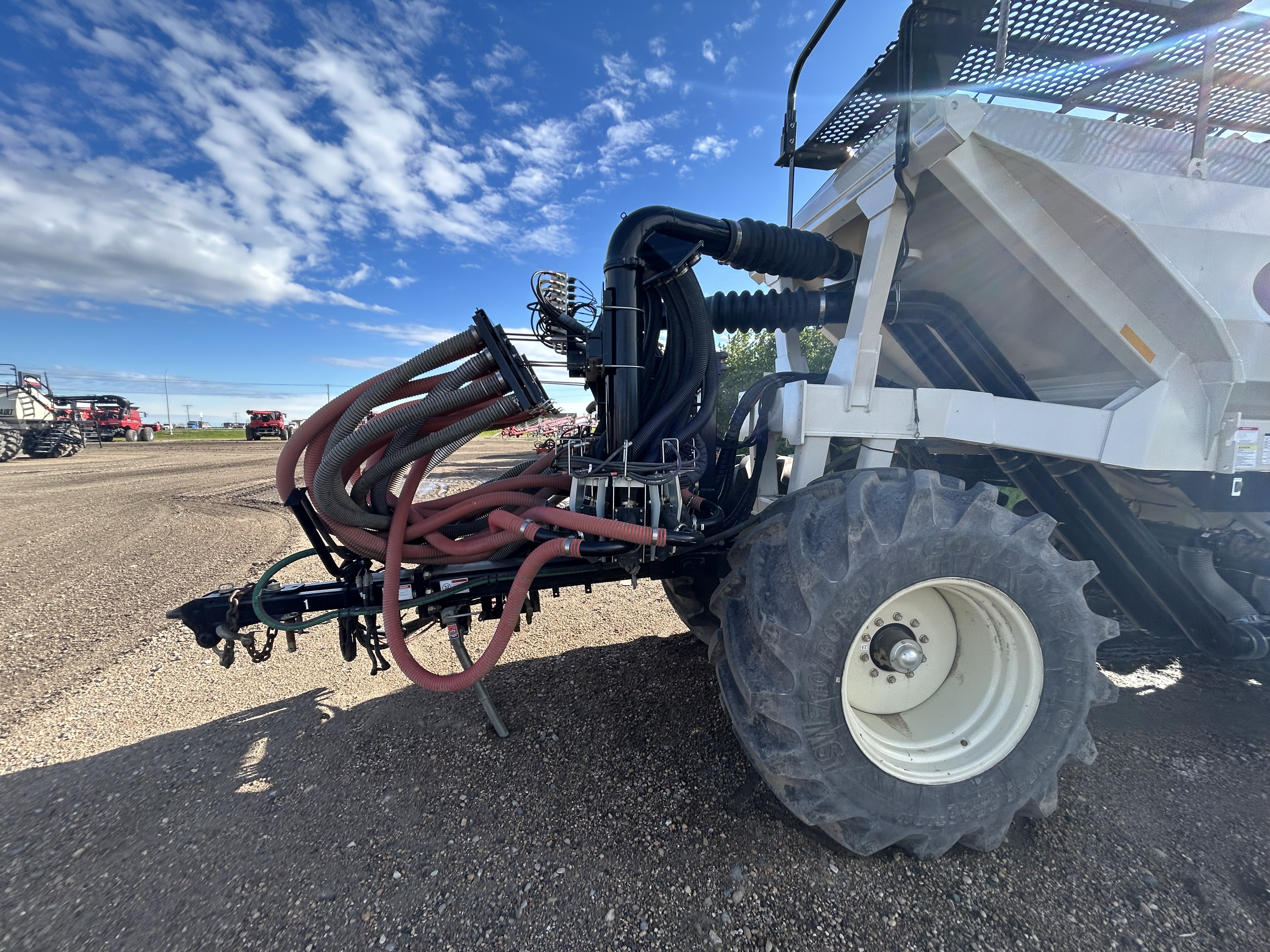 2017 Bourgault 7550 Air Tank/Cart