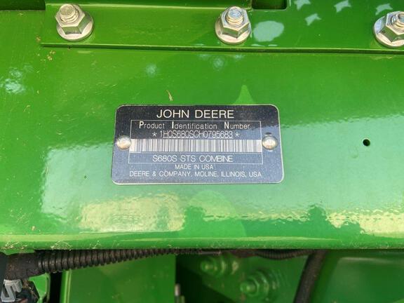 2017 John Deere S680 Combine