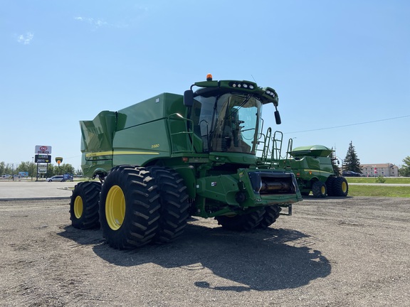 2017 John Deere S680 Combine