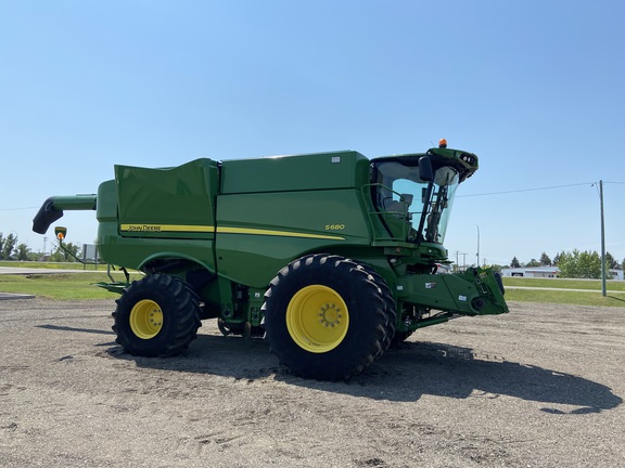 2017 John Deere S680 Combine