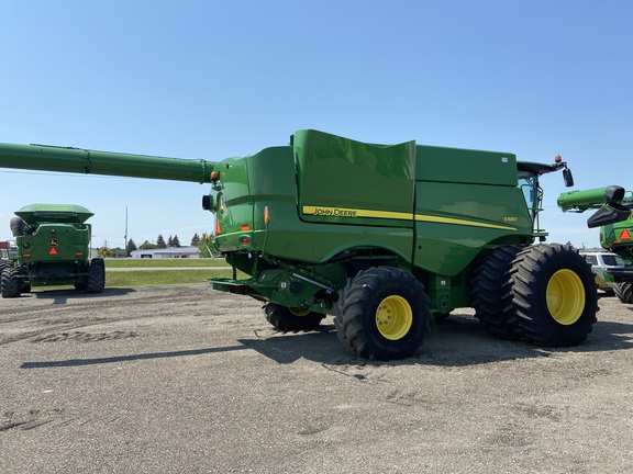 2017 John Deere S680 Combine