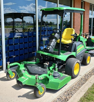 2016 John Deere 1550 TerrainCut 4WD Mower/Front Deck