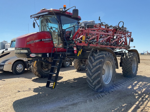 2013 Case 4430 Sprayer/High Clearance