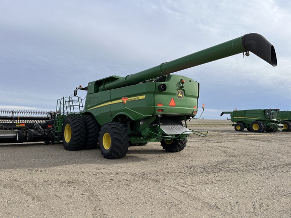 2020 John Deere S780 Combine