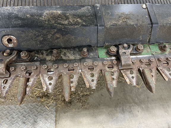 2022 John Deere RD40F Header Combine