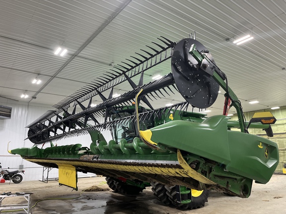 2022 John Deere RD40F Header Combine