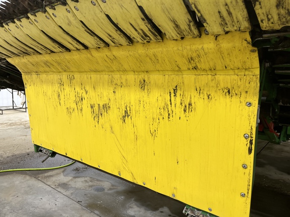 2022 John Deere RD40F Header Combine