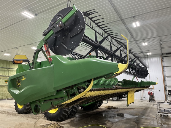 2022 John Deere RD40F Header Combine