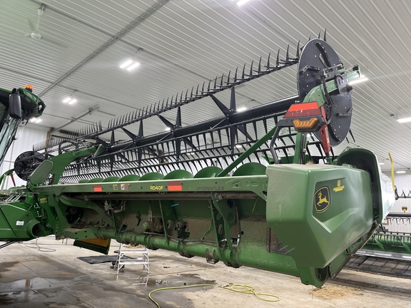 2022 John Deere RD40F Header Combine