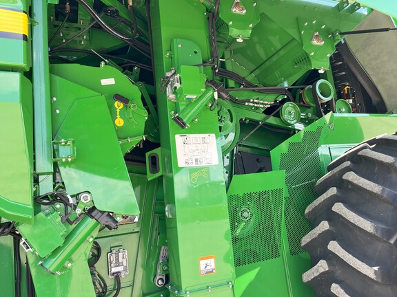 2021 John Deere S790 Combine