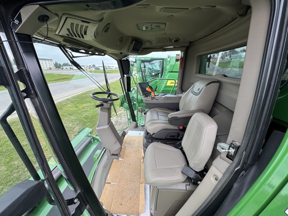 2023 John Deere X9 1000 Combine