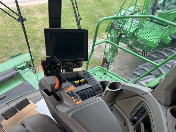 2023 John Deere X9 1000 Combine