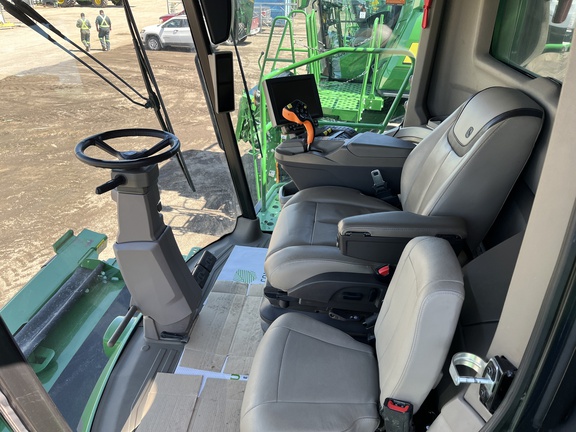 2022 John Deere X9 1000 Combine