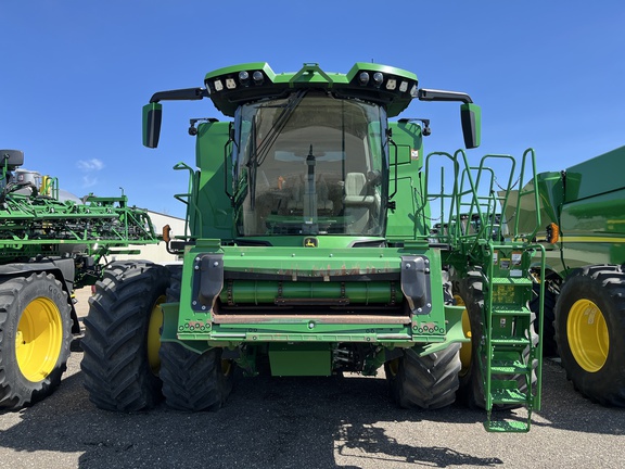 2022 John Deere X9 1000 Combine