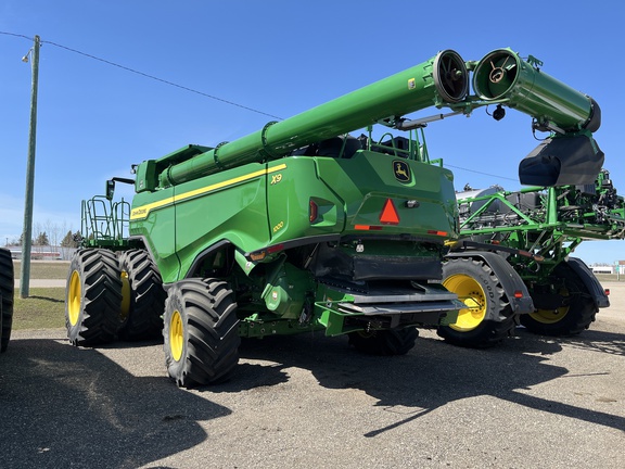 2022 John Deere X9 1000 Combine