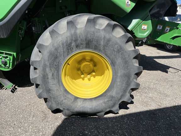 2022 John Deere X9 1000 Combine