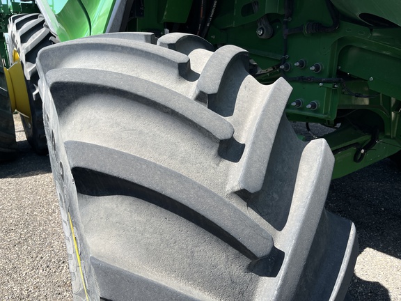 2022 John Deere X9 1000 Combine