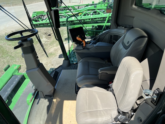 2022 John Deere X9 1000 Combine