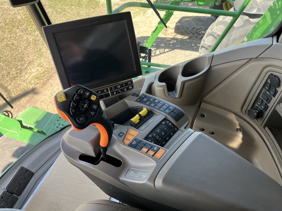 2022 John Deere X9 1000 Combine